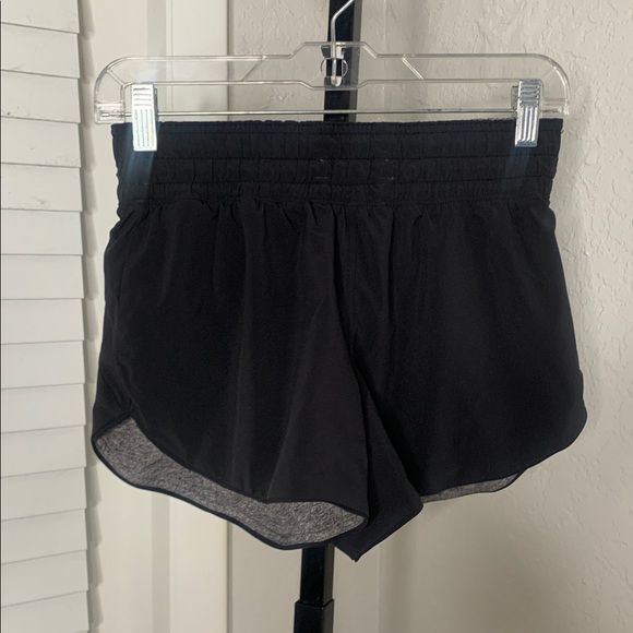 Lululemon athletica reversible running shorts 4 - Picture 4 of 9